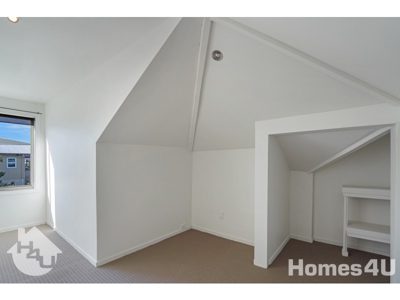 1 Hardiman Street, Woody Point QLD 4019