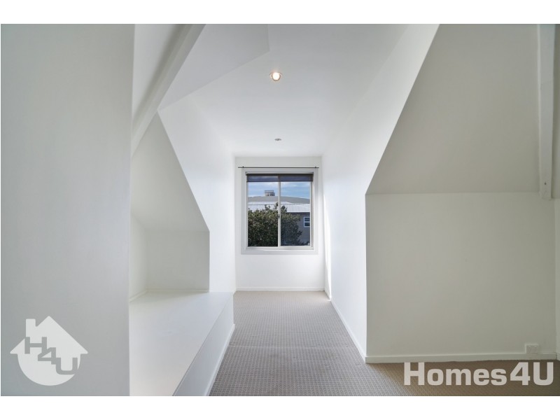 1 Hardiman Street, Woody Point QLD 4019