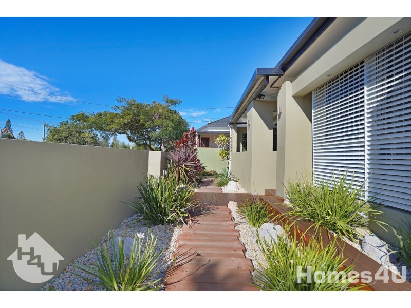 1 Hardiman Street, Woody Point QLD 4019