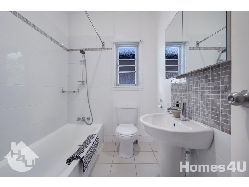 8 Sackett Street, Brighton QLD 4017