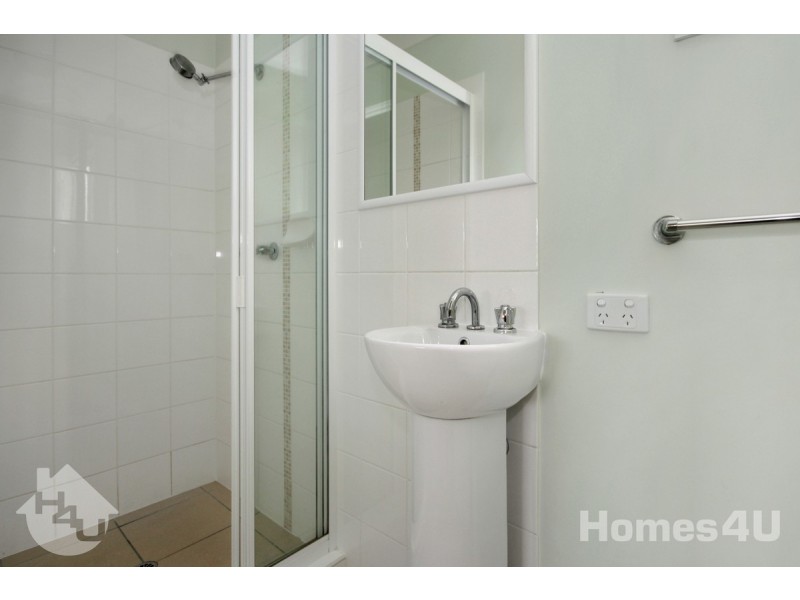 2/27 Steven Street, Redcliffe QLD 4020