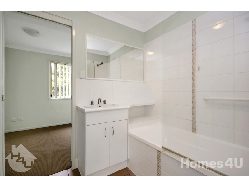 2/27 Steven Street, Redcliffe QLD 4020