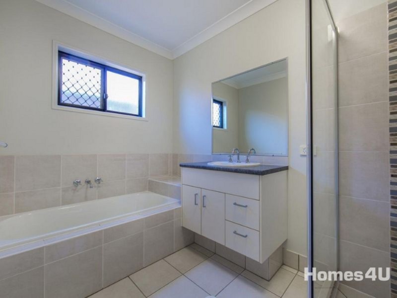 9 Dysart Street, Rothwell QLD 4022