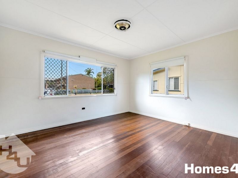 26 Seaview Parade, Deception Bay QLD 4508