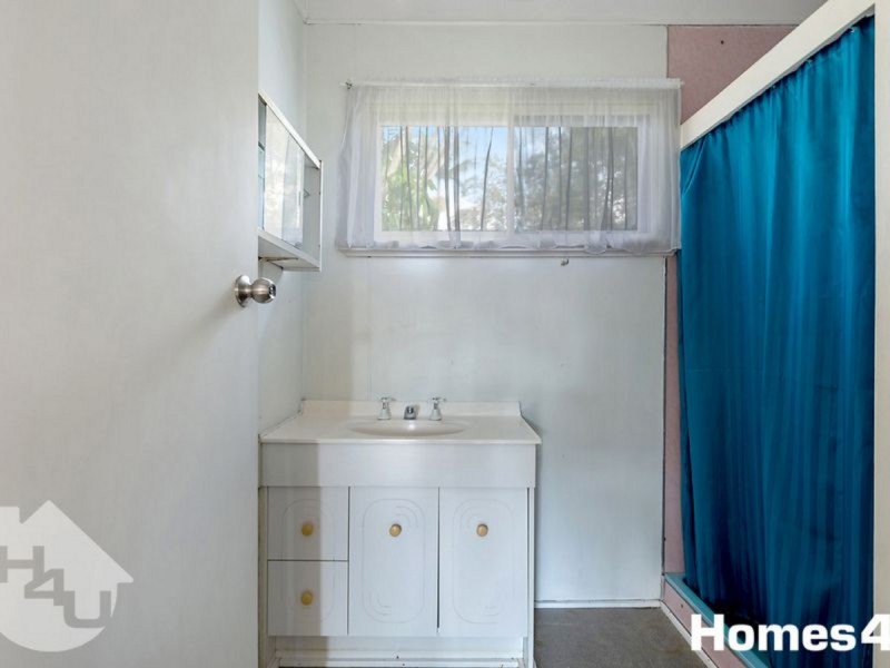 26 Seaview Parade, Deception Bay QLD 4508