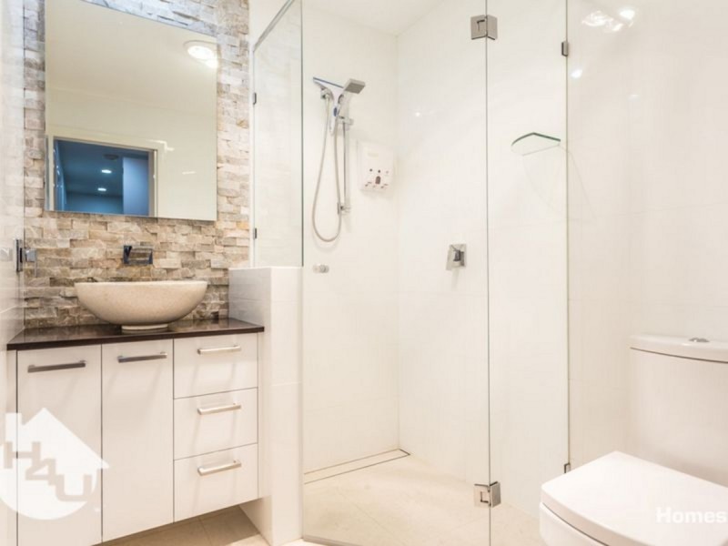 48 Fourth Avenue, Sandgate QLD 4017