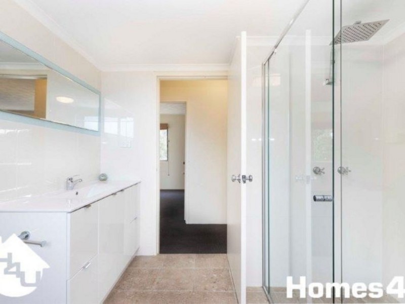 Unit 3/35 Hawthorne Street, Woody Point QLD 4019