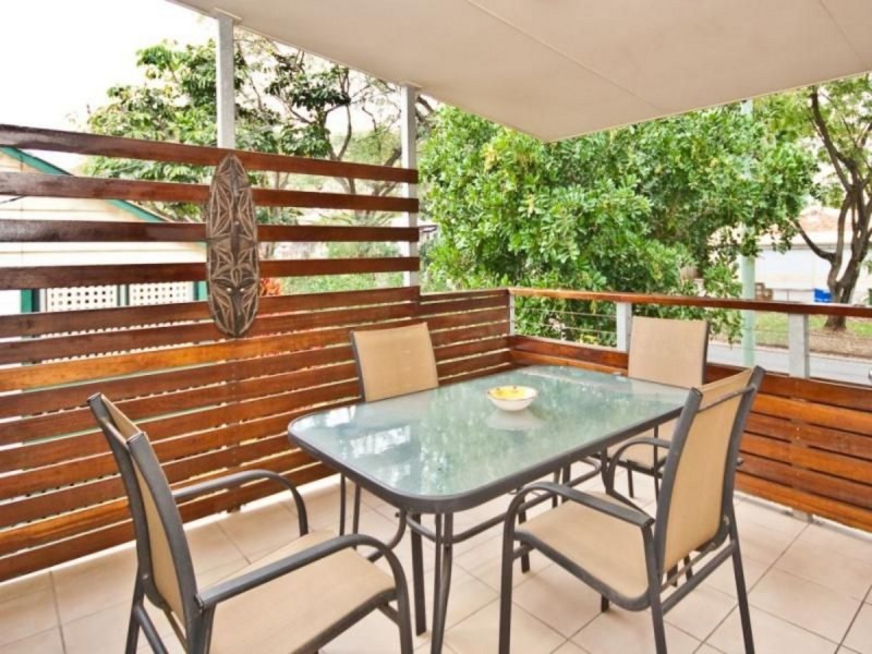 Unit 2/14 Grant Street, Redcliffe QLD 4020