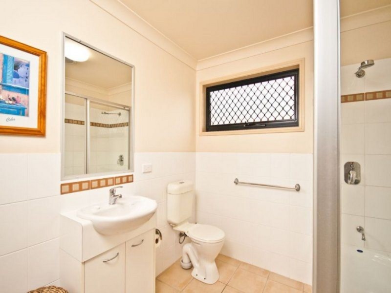 Unit 2/14 Grant Street, Redcliffe QLD 4020