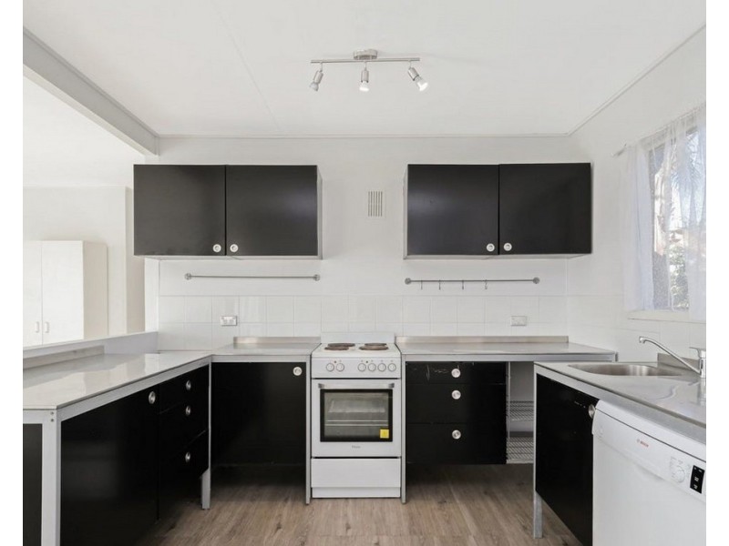 11 Lions Crescent, Kippa-ring QLD 4021