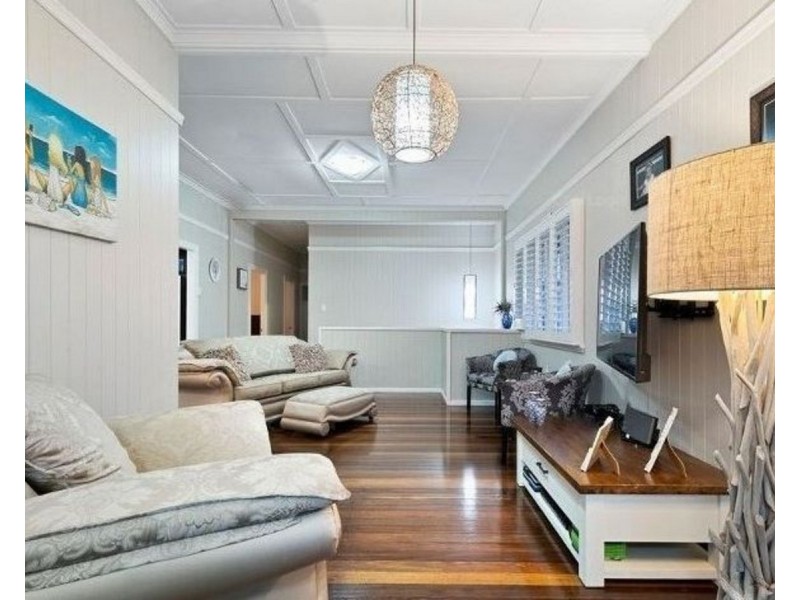 37 Victoria Avenue, Woody Point QLD 4019