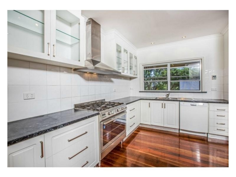 8 Frost Street, Clontarf QLD 4019