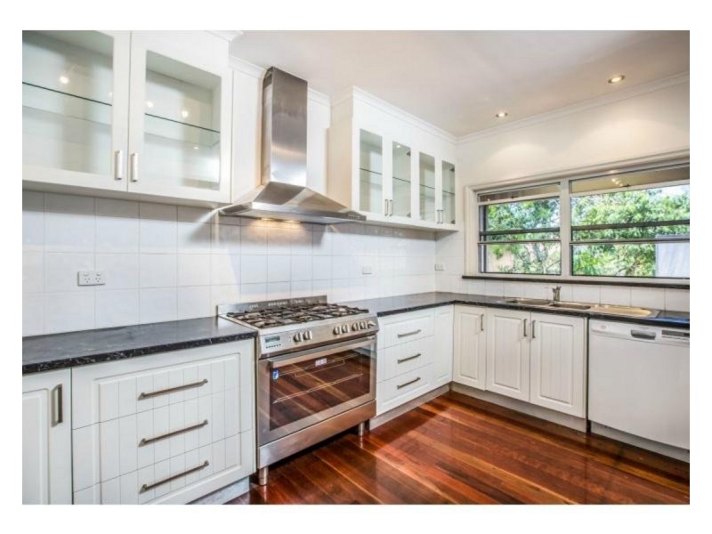 8 Frost Street, Clontarf QLD 4019