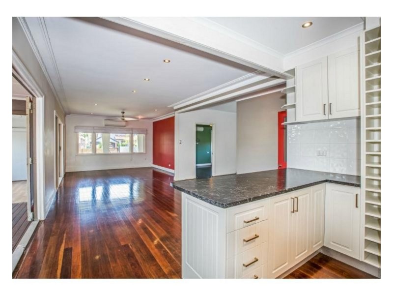 8 Frost Street, Clontarf QLD 4019