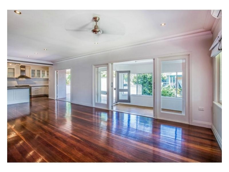 8 Frost Street, Clontarf QLD 4019