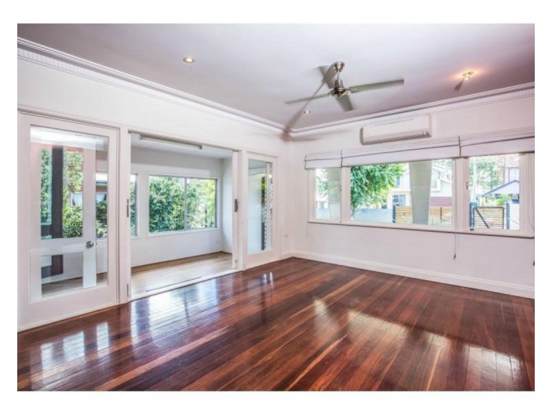 8 Frost Street, Clontarf QLD 4019