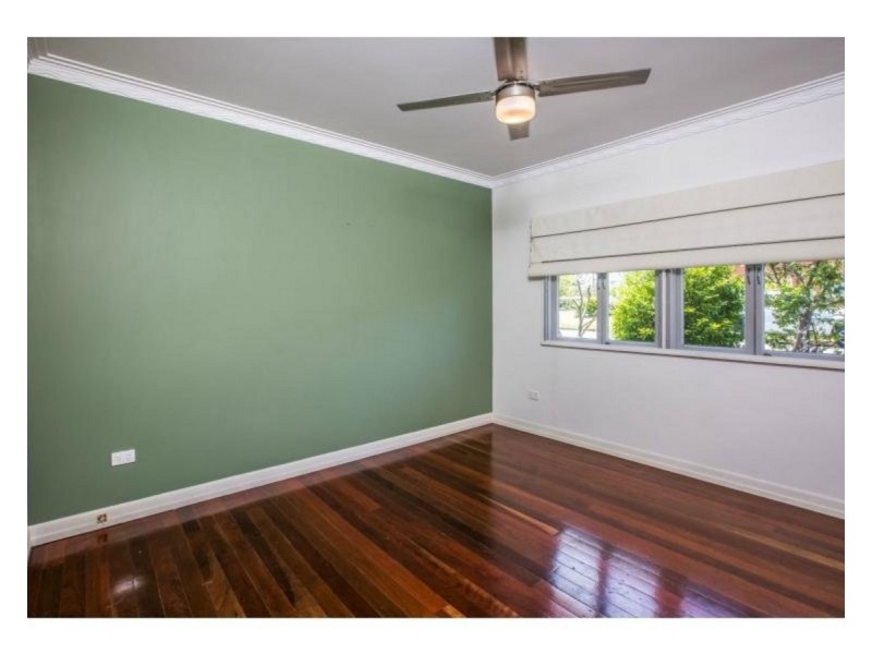 8 Frost Street, Clontarf QLD 4019