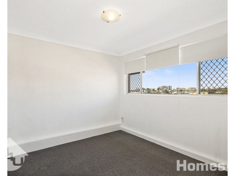 Unit 4/24 Silvyn Street, Redcliffe QLD 4020