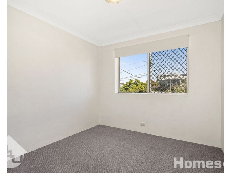Unit 4/24 Silvyn Street, Redcliffe QLD 4020