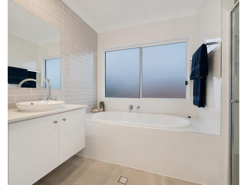 15 Blackwood Road, Margate QLD 4019