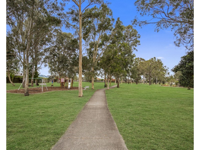 2/64 Fleet Drive, Kippa-ring QLD 4021