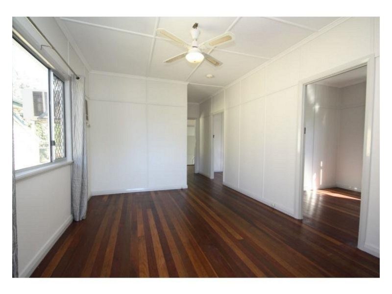 73 King Street, Woody Point QLD 4019