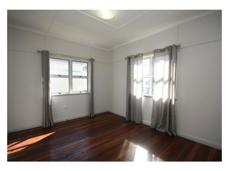 73 King Street, Woody Point QLD 4019