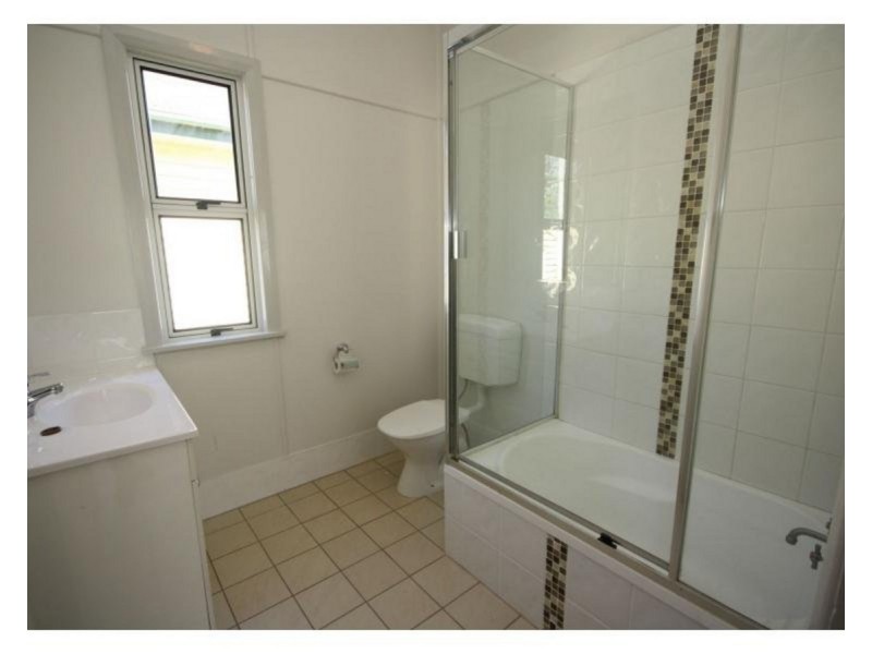 73 King Street, Woody Point QLD 4019