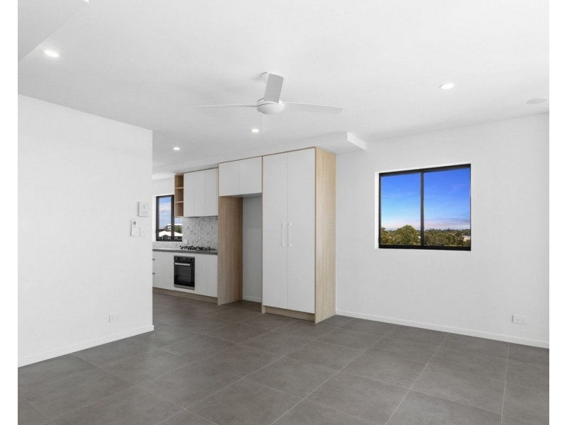502/9 Violet Street, Redcliffe QLD 4020