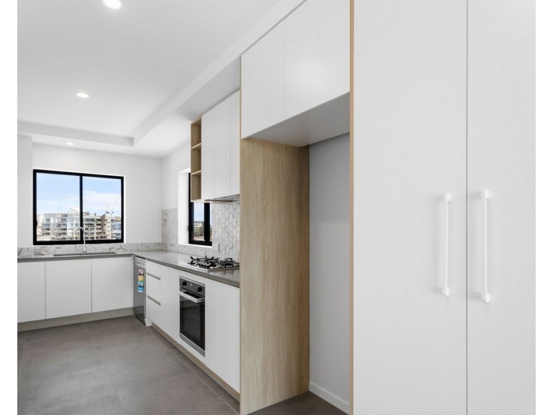 502/9 Violet Street, Redcliffe QLD 4020