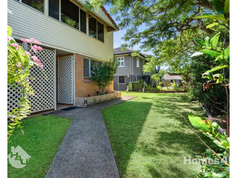 557 Oxley Avenue, Redcliffe QLD 4020