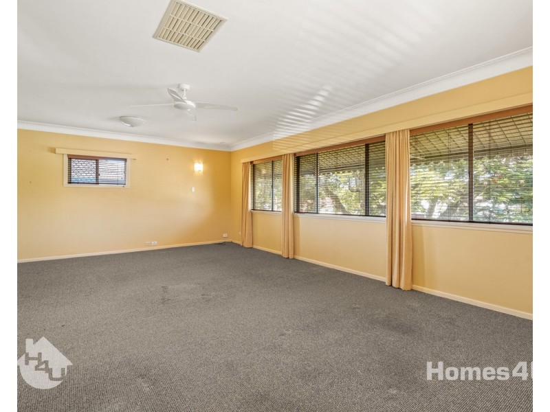 557 Oxley Avenue, Redcliffe QLD 4020