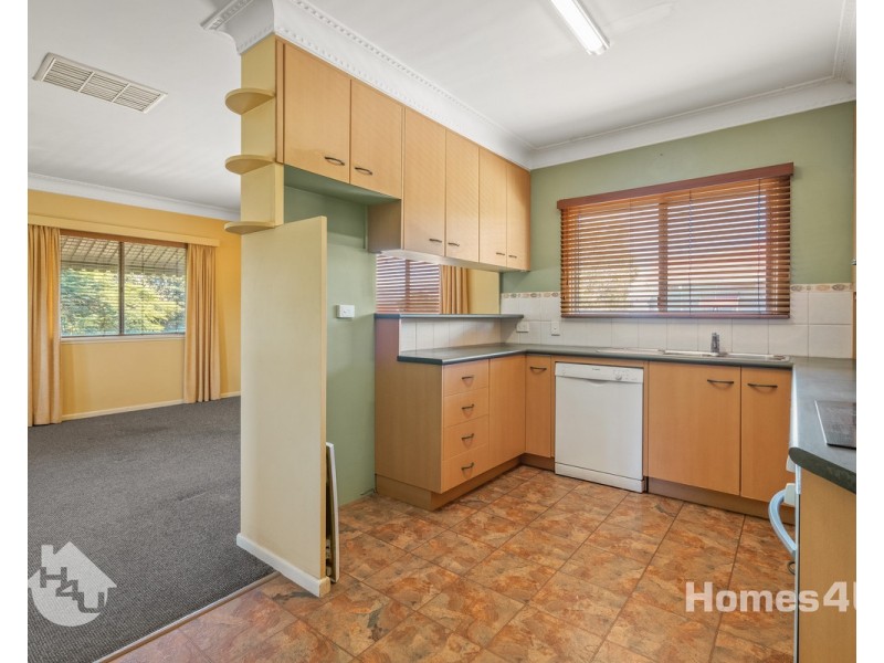 557 Oxley Avenue, Redcliffe QLD 4020