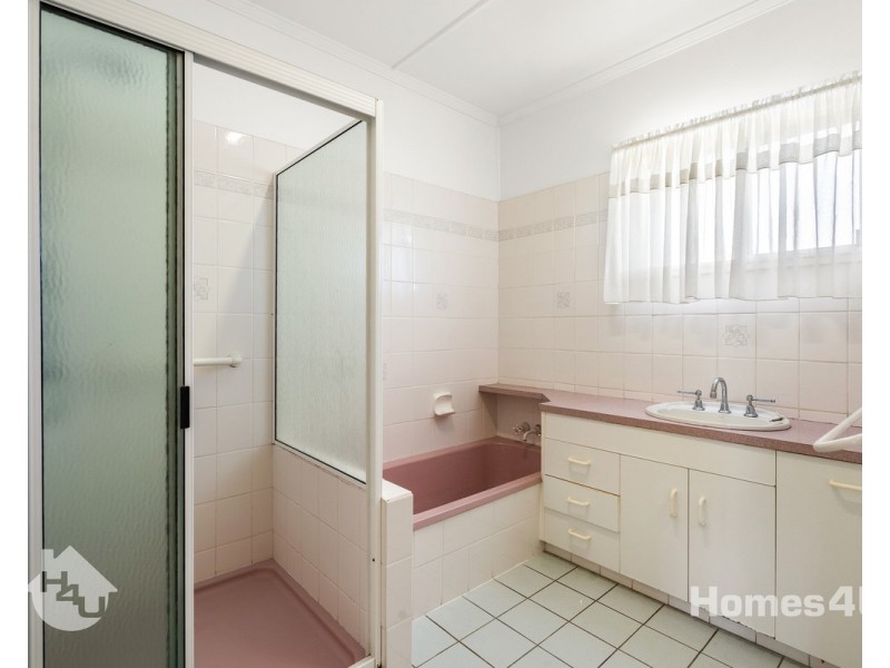557 Oxley Avenue, Redcliffe QLD 4020