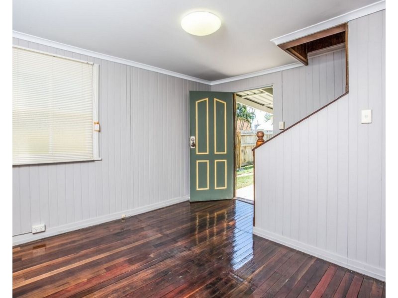 6 Louis Street, Redcliffe QLD 4020