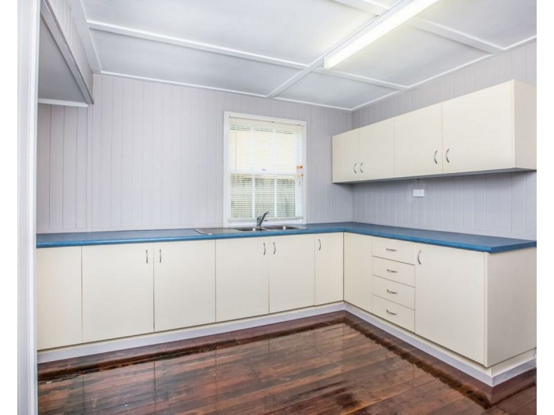 6 Louis Street, Redcliffe QLD 4020