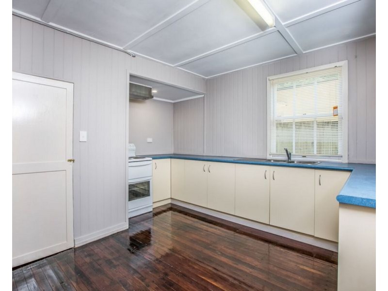 6 Louis Street, Redcliffe QLD 4020