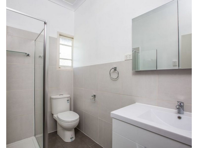 6 Louis Street, Redcliffe QLD 4020