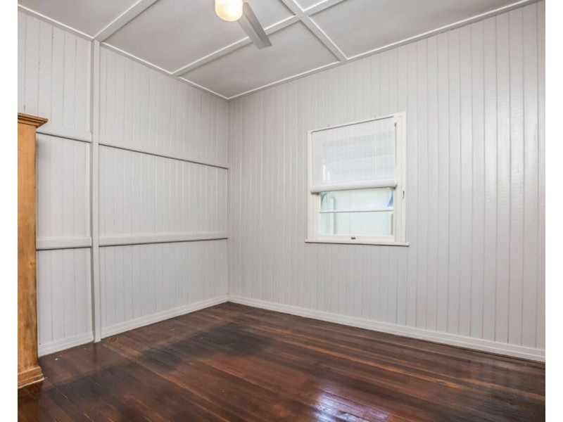 6 Louis Street, Redcliffe QLD 4020