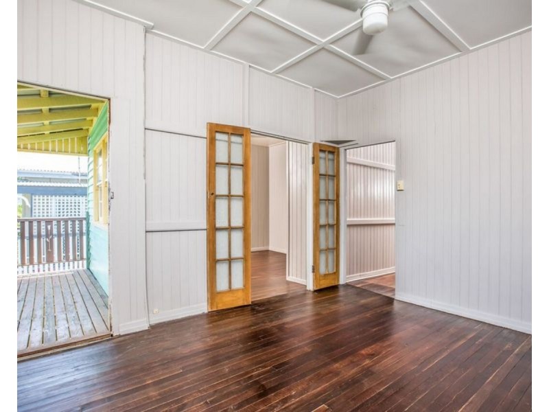 6 Louis Street, Redcliffe QLD 4020