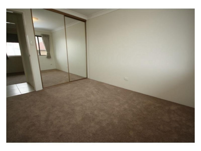 3/2 Osbourne Street, Scarborough QLD 4020