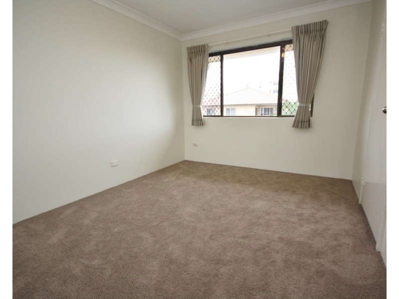 3/2 Osbourne Street, Scarborough QLD 4020