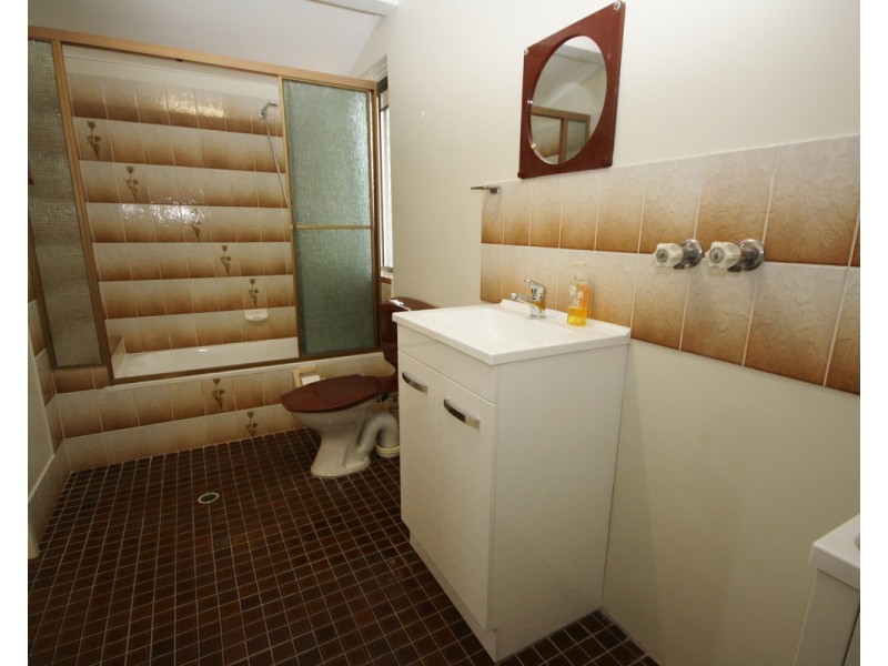 3/2 Osbourne Street, Scarborough QLD 4020