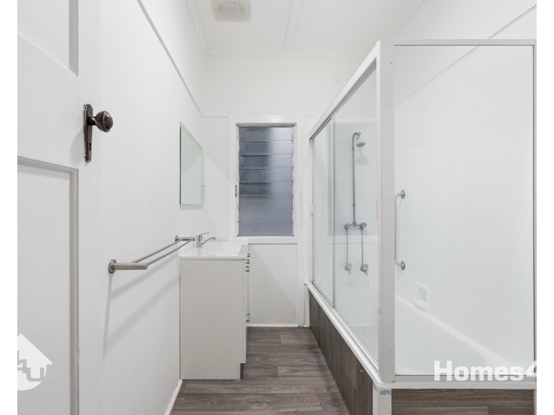 158 Prince Edward Parade, Scarborough QLD 4020