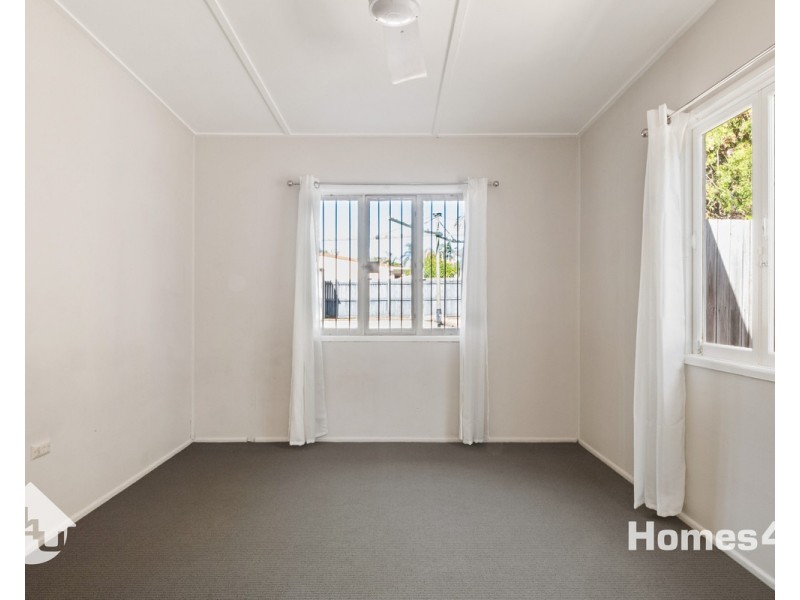 7 Highland Street, Redcliffe QLD 4020