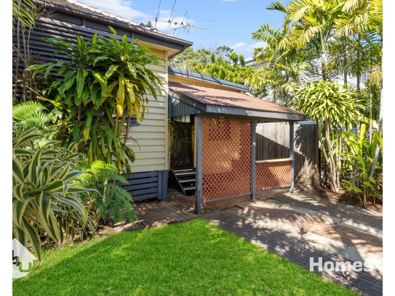 8 Donald Street, Woody Point QLD 4019