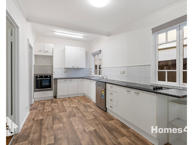 8 Donald Street, Woody Point QLD 4019