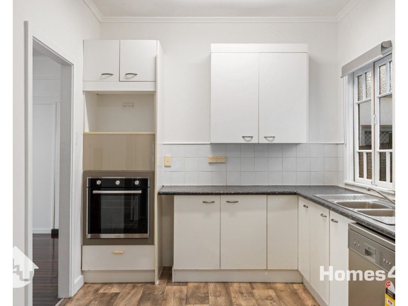 8 Donald Street, Woody Point QLD 4019