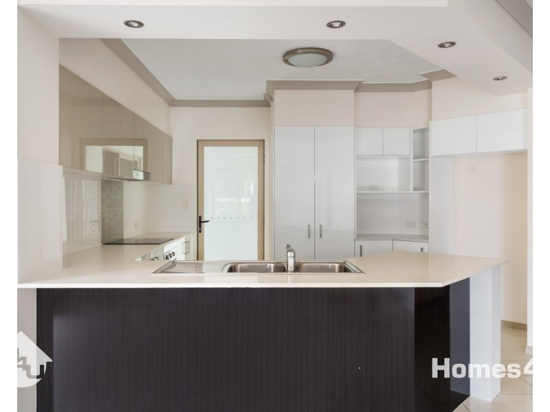 2/7 Annie Street, Woody Point QLD 4019
