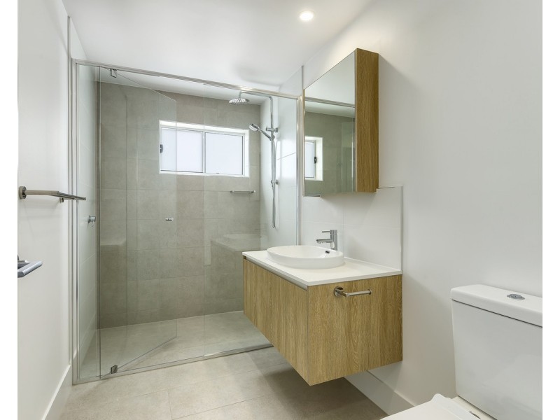 207/22 Arthur, Woody Point QLD 4019